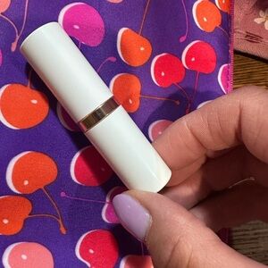 Estee Lauder 670 Bold Desires Lipstick NEW